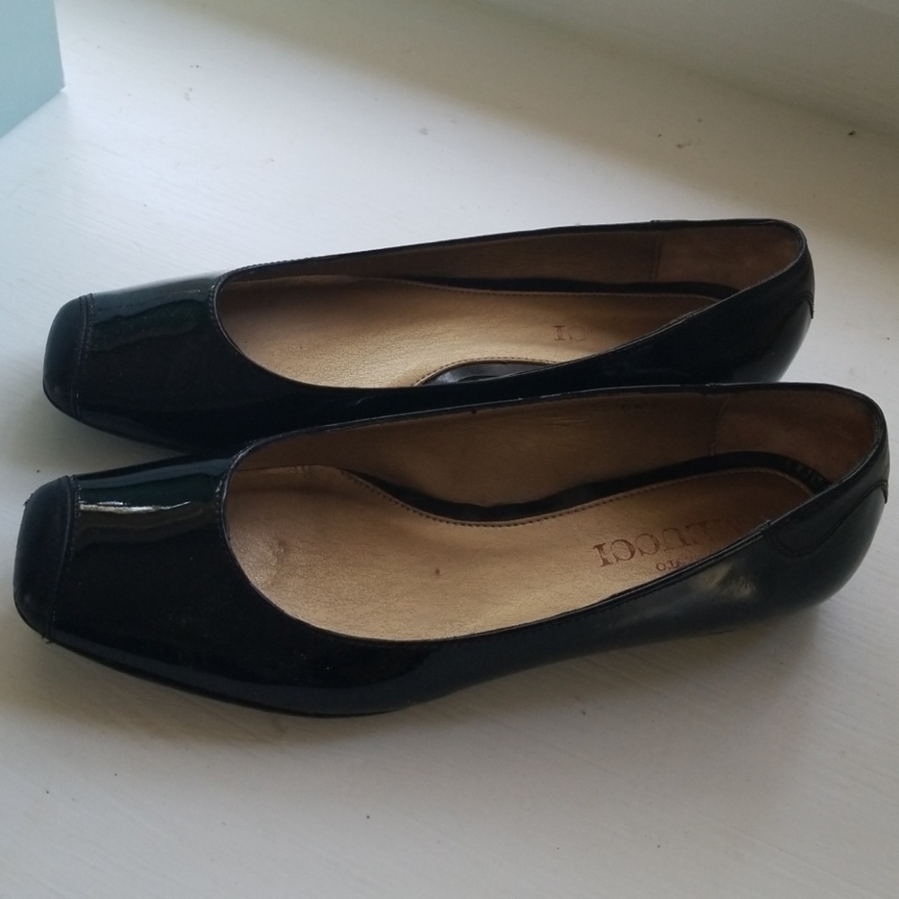 Black flats - Picture 2 of 2